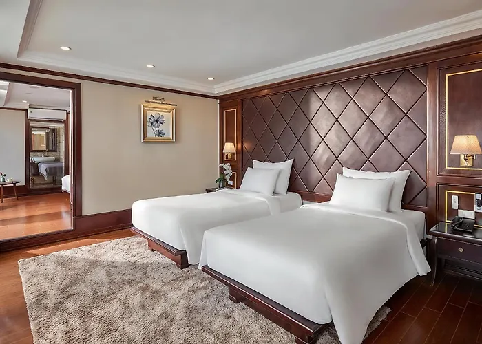 Verdure Lotus Classic Cruise On Lan Ha Bay  4*