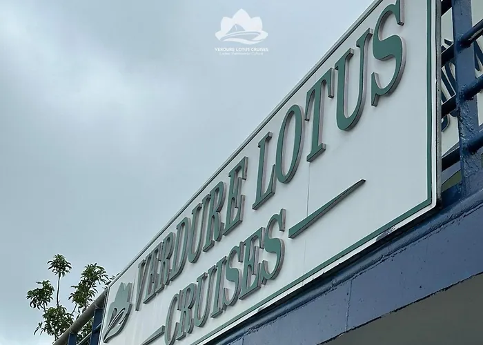 Verdure Lotus Classic Cruise On Lan Ha Bay 4*