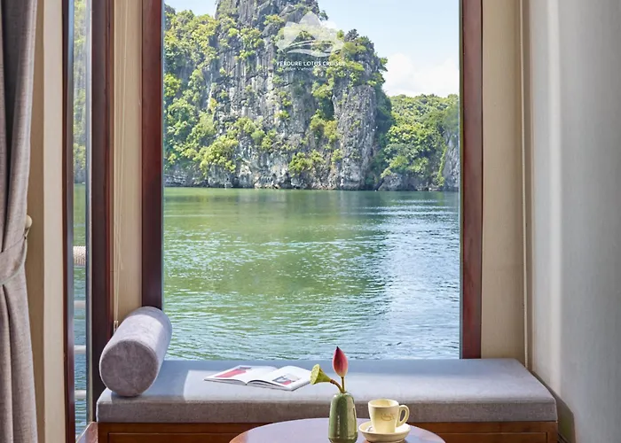  Verdure Lotus Classic Cruise On Lan Ha Bay 4*