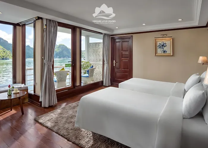 Verdure Lotus Classic Cruise On Lan Ha Bay 4* Hạ Long