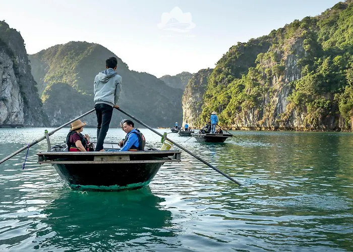 Verdure Lotus Classic Cruise On Lan Ha Bay  4*