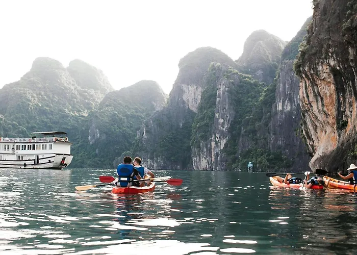 Verdure Lotus Classic Cruise On Lan Ha Bay  4*